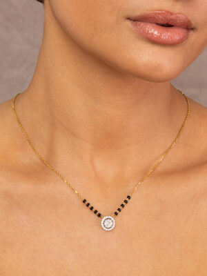 Round Cluster Halo Mangalsutra